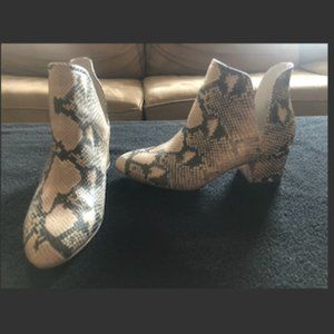 Gorgeous snake-skin booties!
